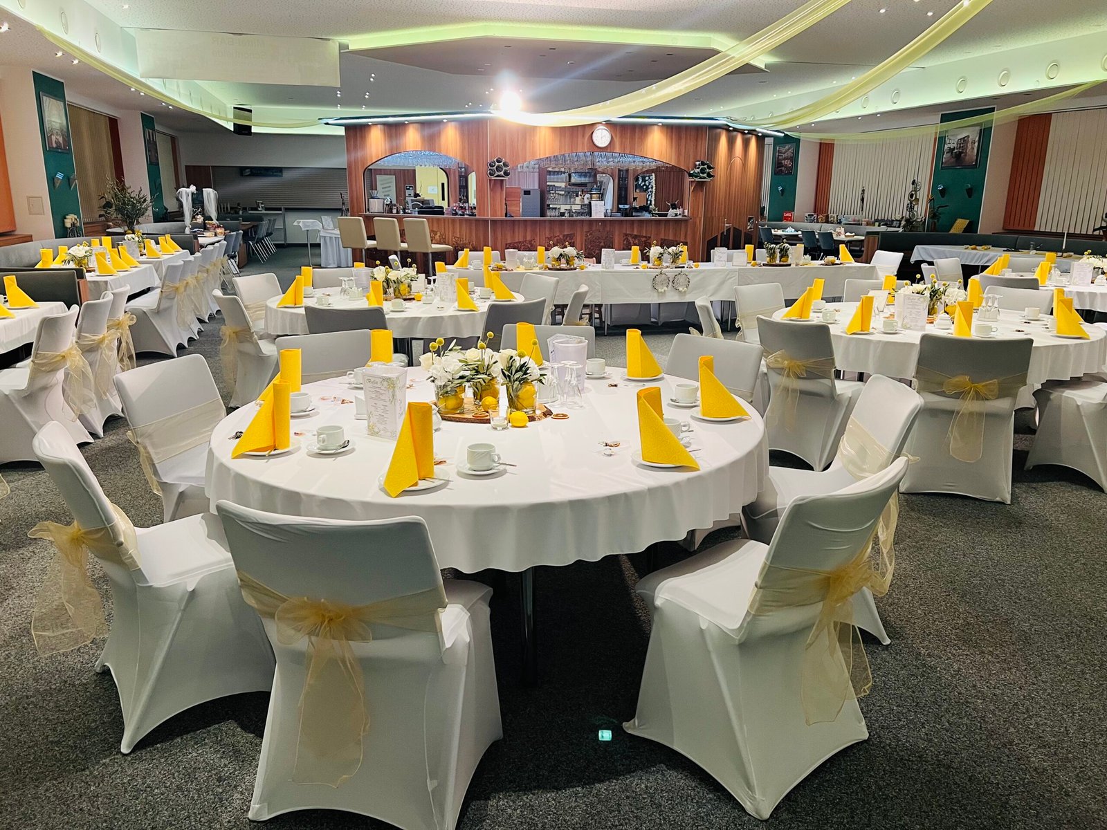 großer Saal der Mittel-BAR