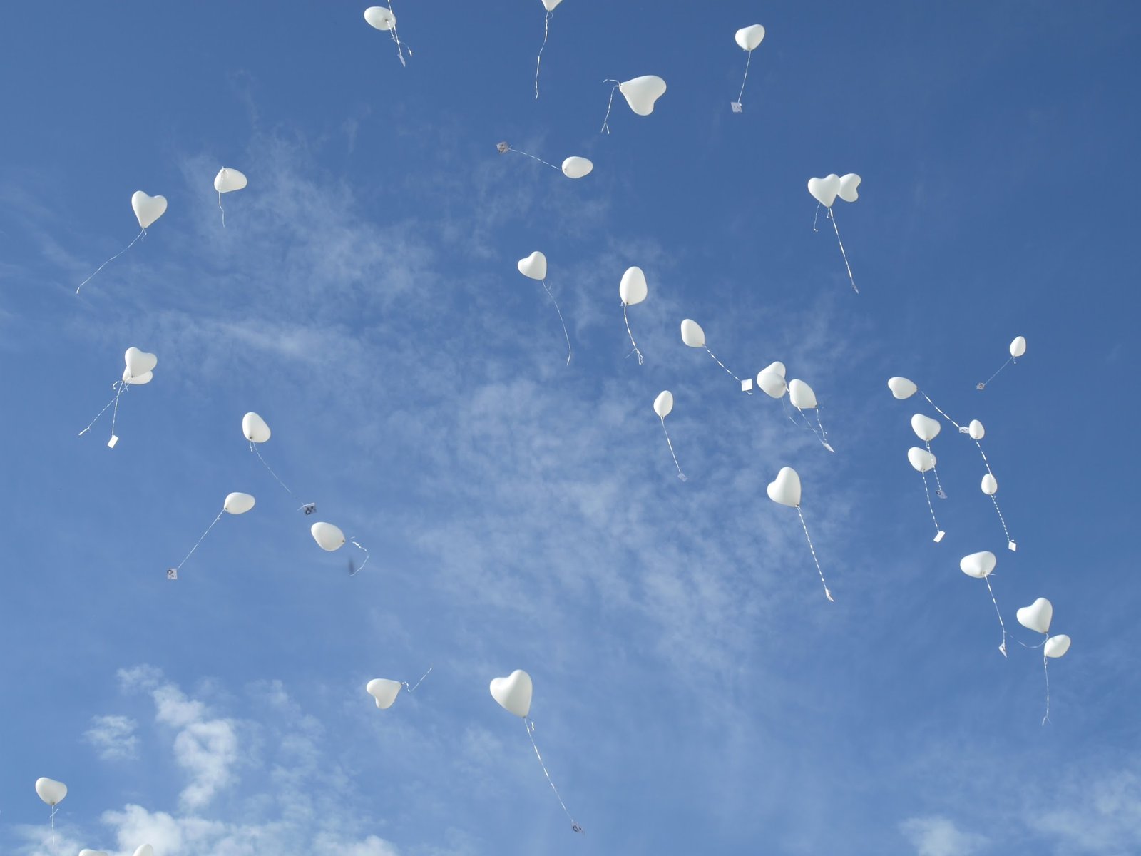 Ballons steigen lassen